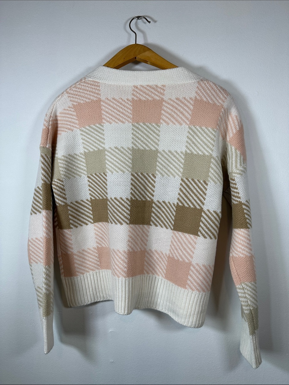 EST. 1948 Buffalo Plaid Button Front Cardigan Sweater Pink & Taupe Women's M - Picture 3 of 9
